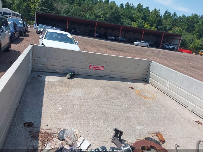 2018 Ford Transit-250 VIN 1FDYR5ZM2JKA80558 IAAI salvage auction — NORMAL WEAR, Clear (Georgia), sold $8,200 on 2026-08-26 (photo 8)