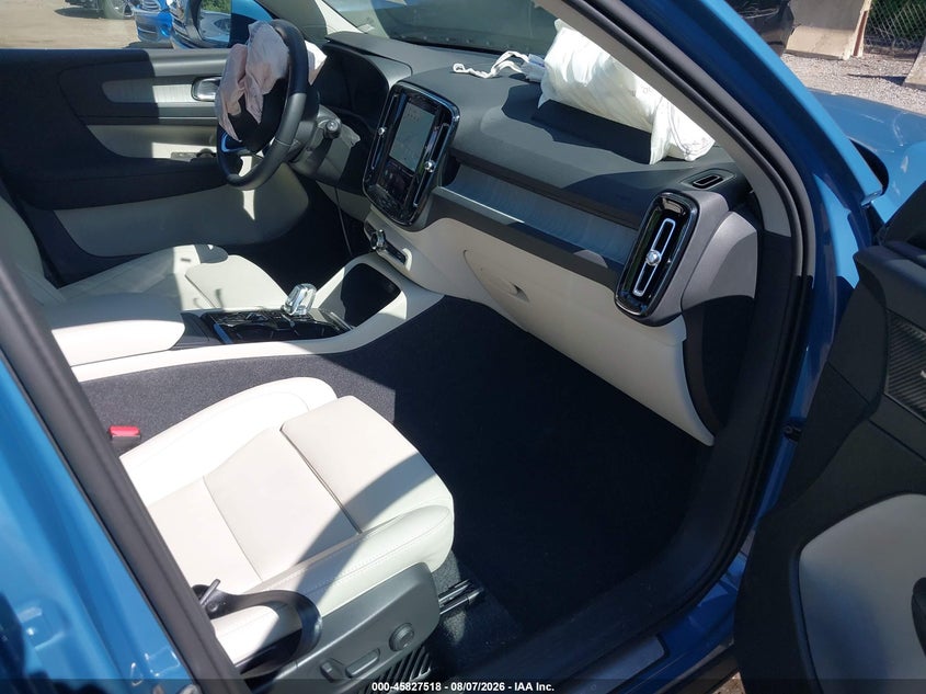 2024 Volvo Xc40 VIN YV4L12UF5R2320305 IAAI salvage auction — FRONT END, Salvage Title, sold $9,100 on 2026-08-28 (photo 5)