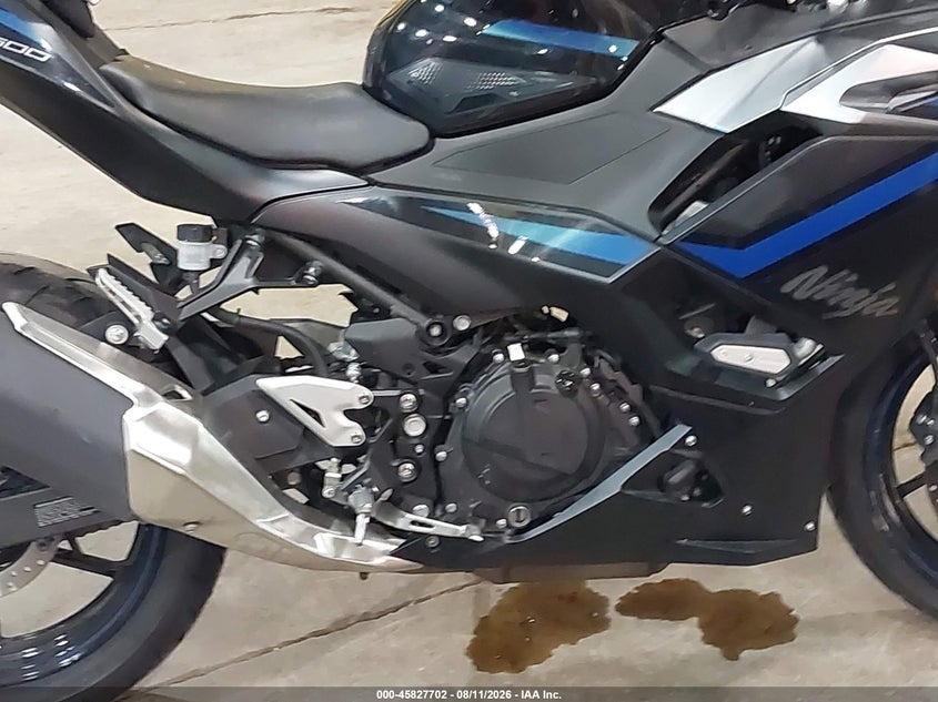 2025 Kawasaki Ninja VIN ML5EXGJ11SDA45782 IAAI salvage auction — LEFT SIDE, Salvage (Indiana), sold $1,000 on 2026-09-30 (photo 8)
