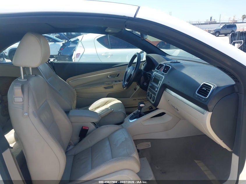 2007 Volkswagen Eos VIN WVWDA71F67V015318 IAAI salvage auction — REAR END, Salvage (California), sold $925 on 2026-08-19 (photo 5)
