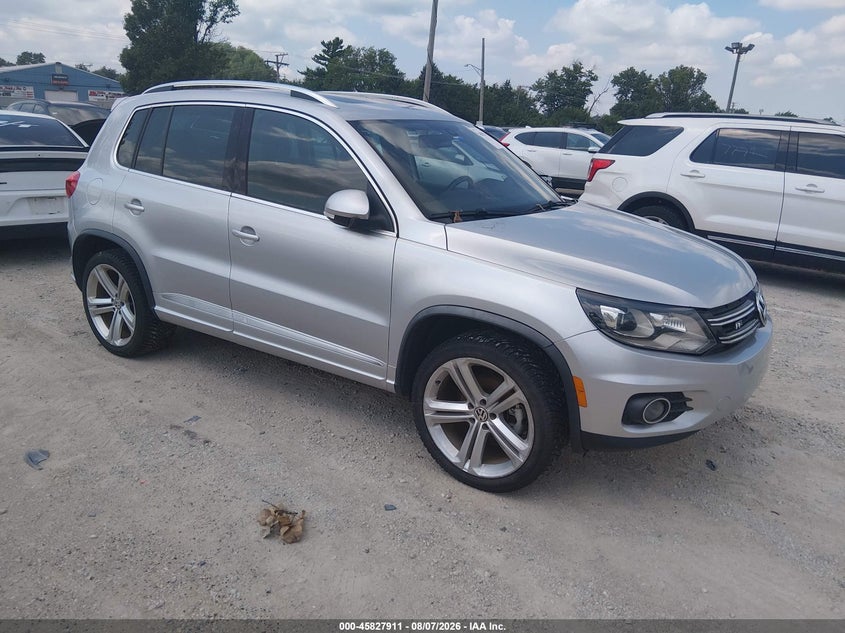 2015 Volkswagen Tiguan VIN WVGBV7AX4FW084677 IAAI salvage auction — NORMAL WEAR, Salvage Title, sold $1,900 on 2026-08-18 (photo 1)