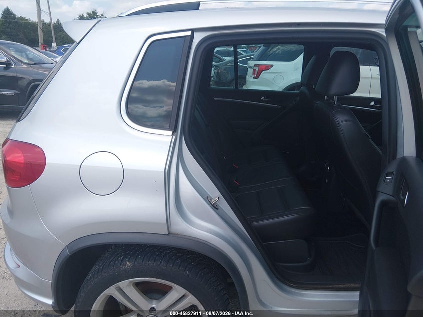 2015 Volkswagen Tiguan VIN WVGBV7AX4FW084677 IAAI salvage auction — NORMAL WEAR, Salvage Title, sold $1,900 on 2026-08-18 (photo 8)