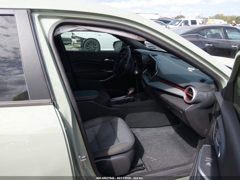 2024 Chevrolet Trax VIN KL77LGE26RC213357 IAAI salvage auction — RIGHT FRONT, Salvage Title, sold $6,700 on 2026-10-07 (photo 5)