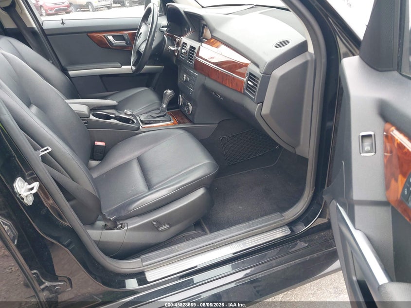 2010 Mercedes-benz Glk-class VIN WDCGG8HB0AF372073 IAAI salvage auction — NORMAL WEAR, Clear (Illinois), sold $1,450 on 2026-08-10 (photo 5)