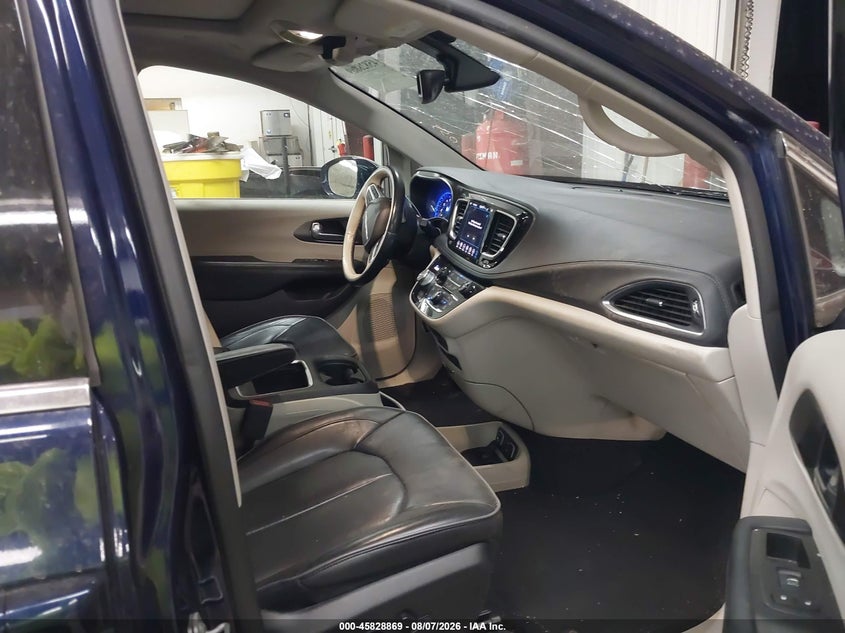 2019 Chrysler Pacifica VIN 2C4RC1GG1KR569780 IAAI salvage auction — FRONT END, Salvage Title, sold $3,850 on 2026-10-11 (photo 5)