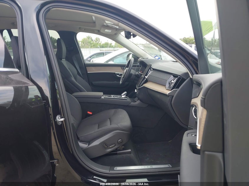 2026 Volvo Xc90 VIN YV4062PE6T1536247 IAAI salvage auction — SIDE, Salvage Title, sold $33,750 on 2026-08-12 (photo 5)
