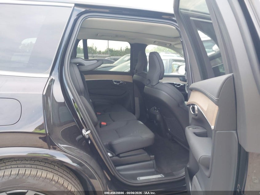 2026 Volvo Xc90 VIN YV4062PE6T1536247 IAAI salvage auction — SIDE, Salvage Title, sold $33,750 on 2026-08-12 (photo 8)