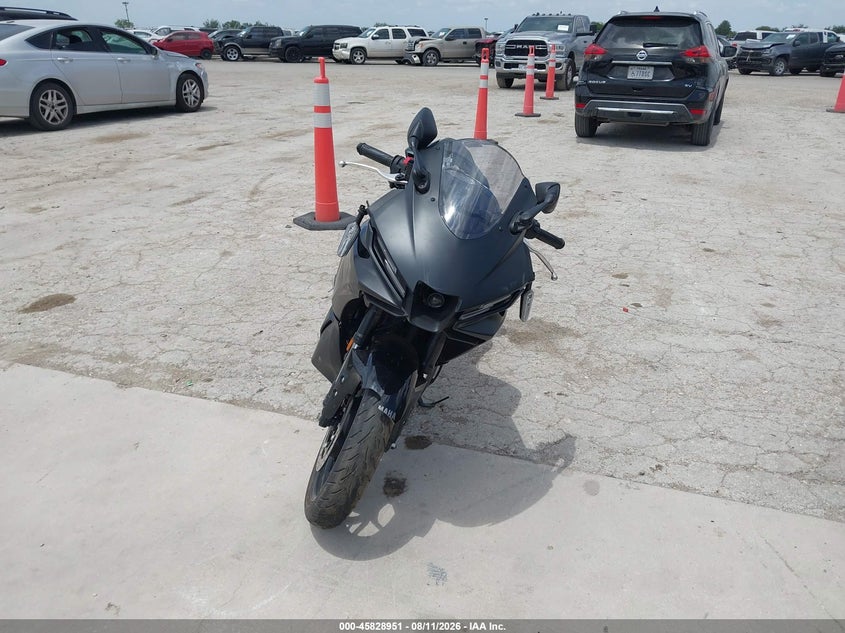 2025 Yamaha VIN MH3RH25E8SK001731 IAAI salvage auction — FRONT END, Salvage (Texas), sold $1,850 on 2026-09-22 (photo 5)