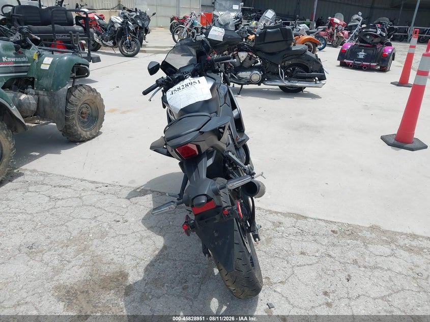 2025 Yamaha VIN MH3RH25E8SK001731 IAAI salvage auction — FRONT END, Salvage (Texas), sold $1,850 on 2026-09-22 (photo 6)
