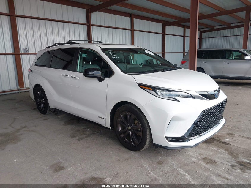 2021 Toyota Sienna VIN 5TDXRKEC4MS007765 — IAAI salvage auction photo