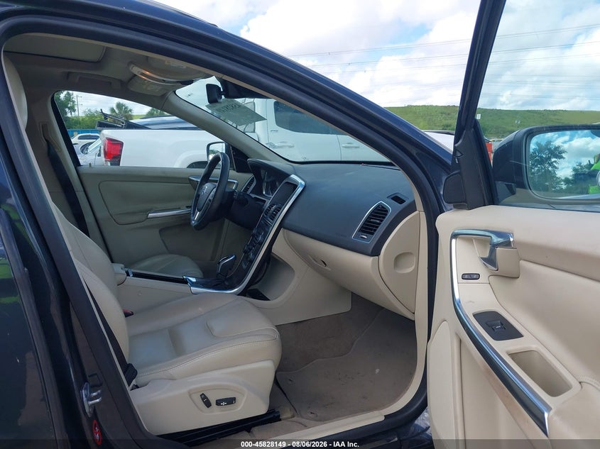 2015 Volvo Xc60 VIN YV440MDC9F2589735 IAAI salvage auction — NORMAL WEAR, Clear (Florida), sold $2,600 on 2026-08-11 (photo 5)