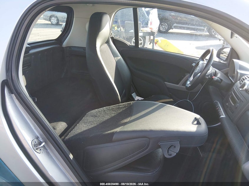 2009 Smart Fortwo VIN WMEEJ31X59K211522 IAAI salvage auction — REAR END, Salvage (California), sold $825 on 2026-08-14 (photo 8)