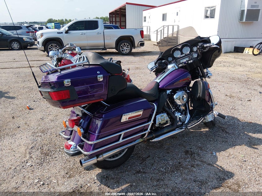 2011 Harley-davidson Flhtcu VIN 1HD1FL41XBB642917 IAAI salvage auction — RIGHT SIDE, Certificate Of Title (Nebraska), sold $1,650 on 2026-09-03 (photo 4)