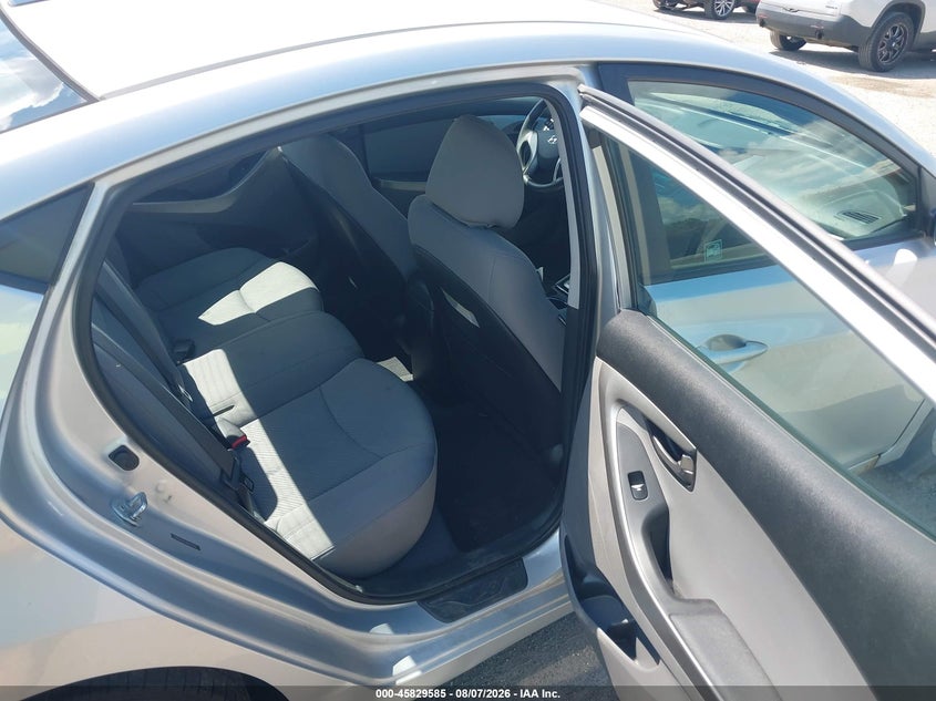 2013 Hyundai Elantra VIN 5NPDH4AE3DH314004 IAAI salvage auction — NORMAL WEAR, Wait Title, sold $875 on 2026-08-23 (photo 8)