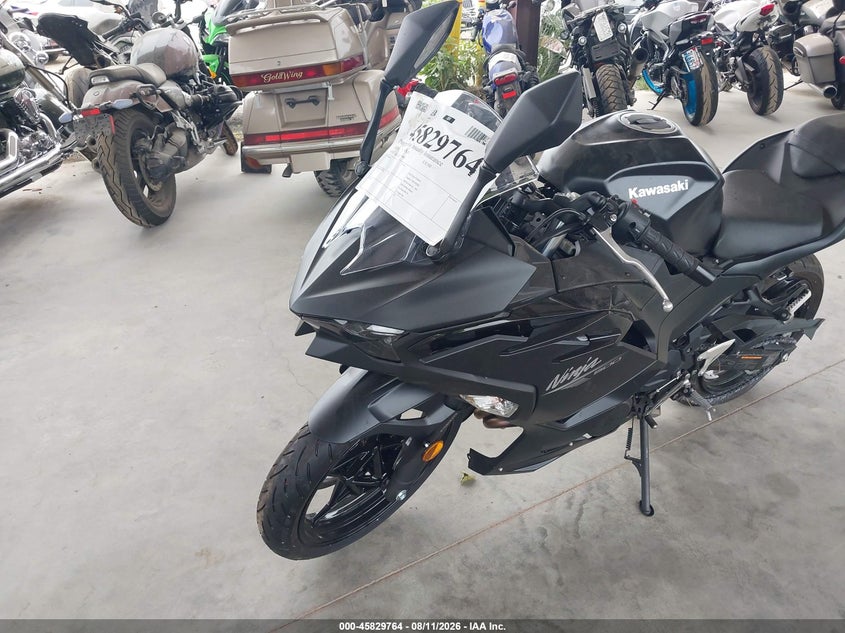 2026 Kawasaki Ninja VIN ML5EXGG17TDA80383 IAAI salvage auction — RIGHT SIDE, Wait Title, sold $950 on 2026-10-02 (photo 2)