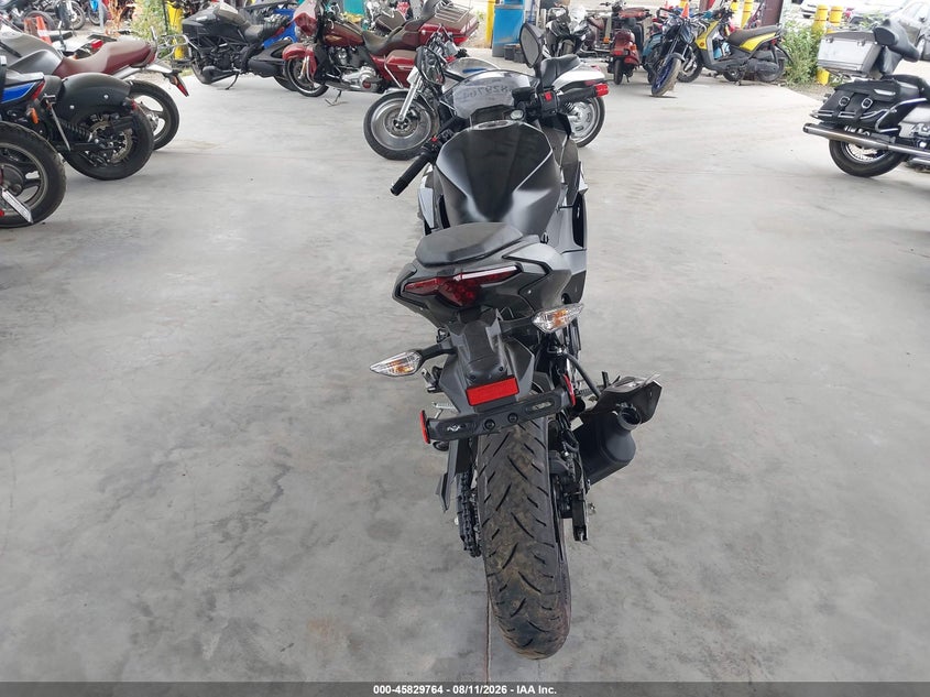 2026 Kawasaki Ninja VIN ML5EXGG17TDA80383 IAAI salvage auction — RIGHT SIDE, Wait Title, sold $950 on 2026-10-02 (photo 6)