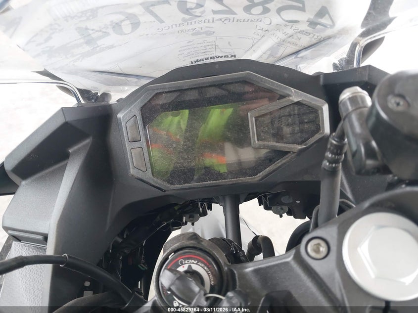2026 Kawasaki Ninja VIN ML5EXGG17TDA80383 IAAI salvage auction — RIGHT SIDE, Wait Title, sold $950 on 2026-10-02 (photo 7)