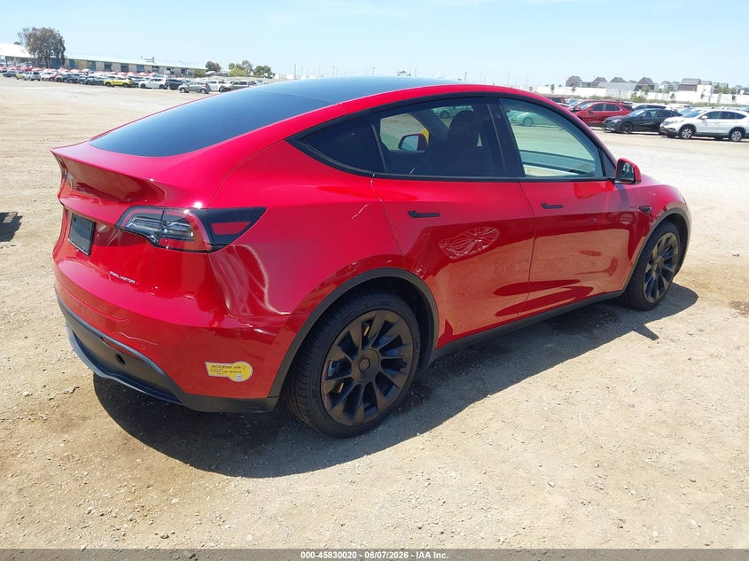 2021 Tesla Model y VIN 5YJYGDEE1MF232379 IAAI salvage auction — SIDE, Salvage (California), sold $12,800 on 2026-09-08 (photo 4)