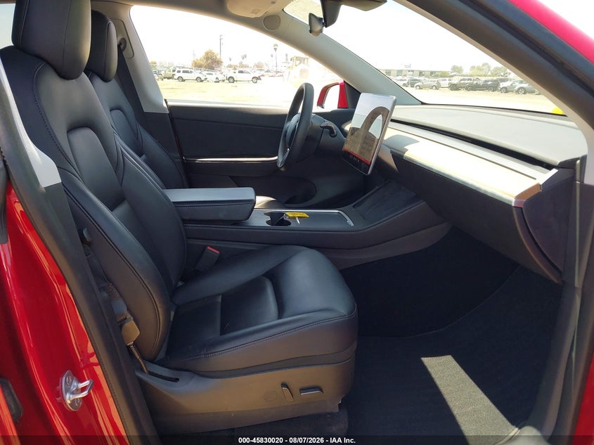 2021 Tesla Model y VIN 5YJYGDEE1MF232379 IAAI salvage auction — SIDE, Salvage (California), sold $12,800 on 2026-09-08 (photo 5)