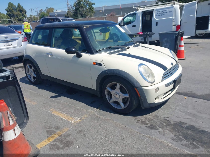 2005 Mini Cooper VIN WMWRC33515TK61468 IAAI salvage auction — NORMAL WEAR, Clear - Dealer Only (California), sold $225 on 2026-08-20 (photo 1)