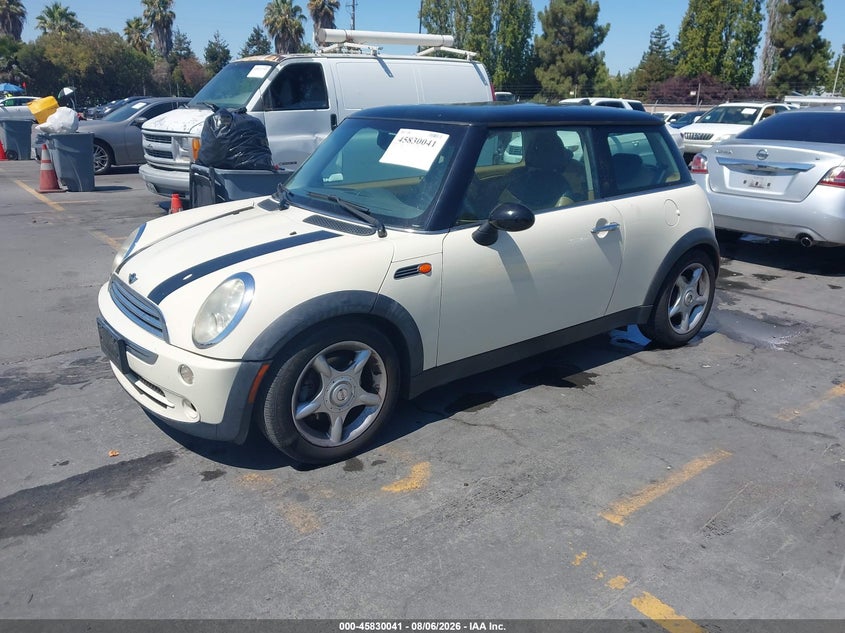 2005 Mini Cooper VIN WMWRC33515TK61468 IAAI salvage auction — NORMAL WEAR, Clear - Dealer Only (California), sold $225 on 2026-08-20 (photo 2)