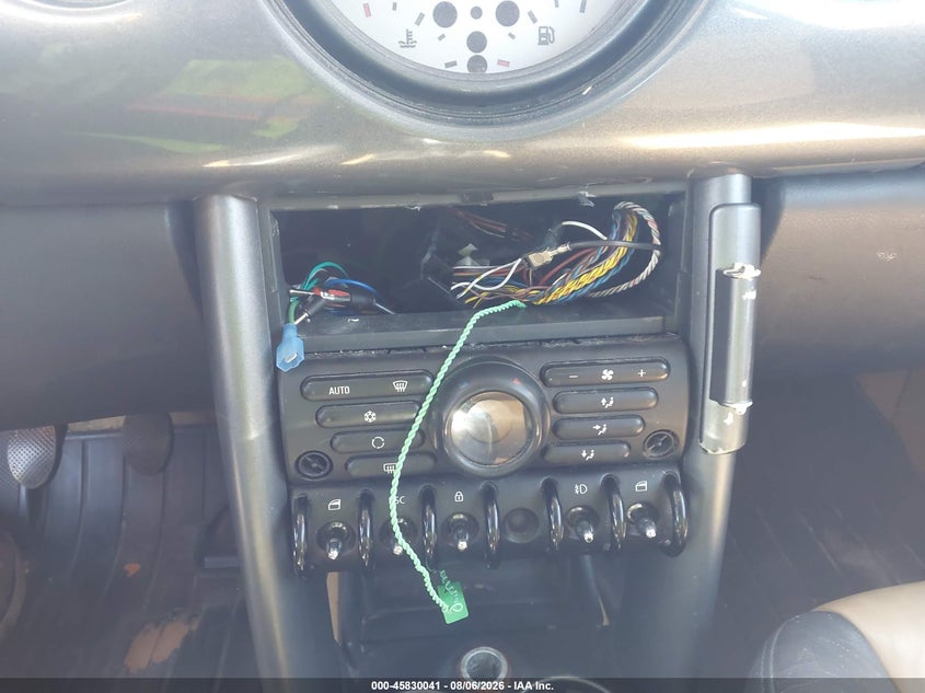 2005 Mini Cooper VIN WMWRC33515TK61468 IAAI salvage auction — NORMAL WEAR, Clear - Dealer Only (California), sold $225 on 2026-08-20 (photo 6)
