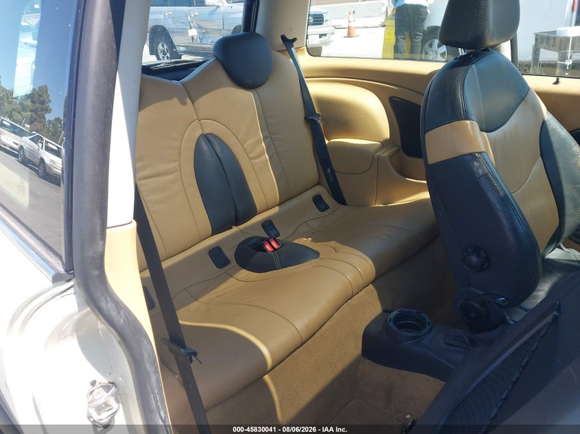 2005 Mini Cooper VIN WMWRC33515TK61468 IAAI salvage auction — NORMAL WEAR, Clear - Dealer Only (California), sold $225 on 2026-08-20 (photo 8)