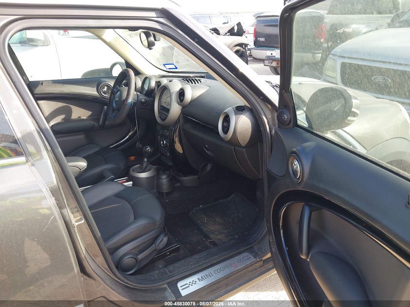 2011 Mini Cooper VIN WMWZC3C58BWH97749 IAAI salvage auction — NORMAL WEAR, Original (Texas), sold $1,100 on 2026-08-19 (photo 5)