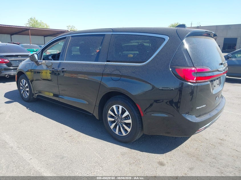2022 Chrysler Pacifica VIN 2C4RC1L73NR207511 IAAI salvage auction — UNDERCARRIAGE, Salvage Title, sold $8,700 on 2026-08-20 (photo 3)