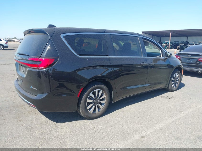 2022 Chrysler Pacifica VIN 2C4RC1L73NR207511 IAAI salvage auction — UNDERCARRIAGE, Salvage Title, sold $8,700 on 2026-08-20 (photo 4)