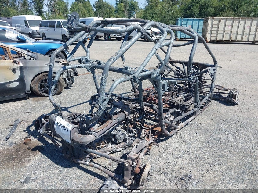 2023 Polaris Rzr VIN 3NSG4C92XPG322593 IAAI salvage auction — TOTAL BURN, Wait Title, sold $25 on 2026-09-02 (photo 4)