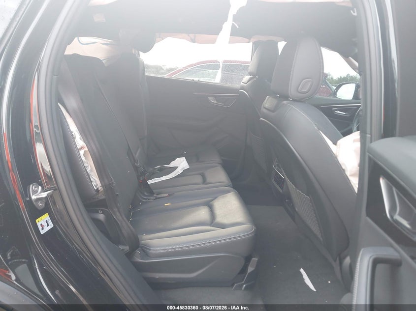 2025 Audi Q7 VIN WA1LCBF7XSD000856 IAAI salvage auction — Right Side, Salvage, sold $20,000 on 2026-10-19 (photo 8)
