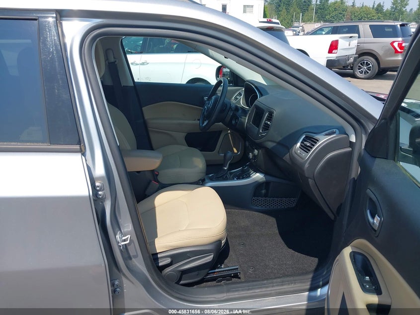 2018 Jeep Compass VIN 3C4NJDAB6JT392299 IAAI salvage auction — NORMAL WEAR, SF97 (Oregon), sold $11,350 on 2026-08-26 (photo 5)