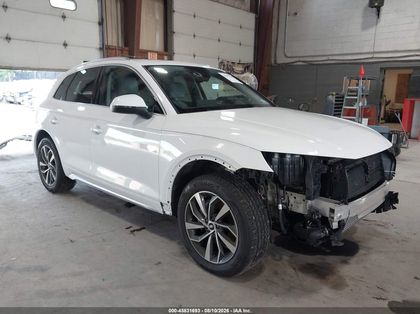 2021 Audi Q5 VIN WA1BAAFY3M2065096 IAAI salvage auction — FRONT END, Salvage Title, sold $12,800 on 2026-09-05 (photo 1)