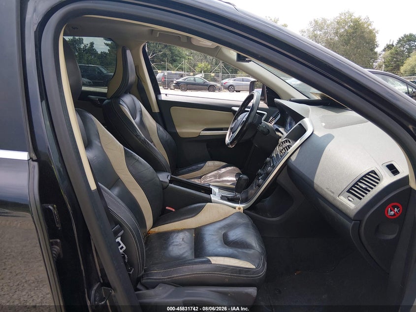 2011 Volvo Xc60 VIN YV4902DZ2B2223592 IAAI salvage auction — NORMAL WEAR, Clear (Alabama), sold $450 on 2026-08-24 (photo 5)