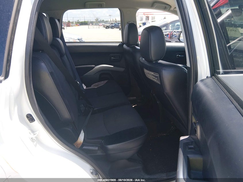 2011 Mitsubishi Outlander VIN JA4JT3AW3BU007305 IAAI salvage auction — FRONT END, Rebuildable (Florida), sold $425 on 2026-08-21 (photo 8)