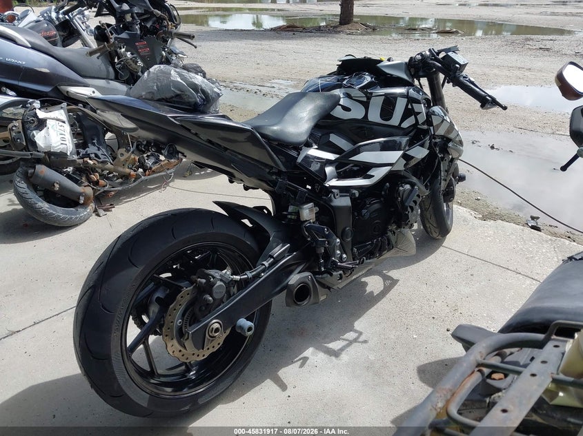 2020 Suzuki Gsx-s VIN JS1C533B5L7100498 IAAI salvage auction — ALL OVER, Wait Title, sold $875 on 2026-09-08 (photo 4)