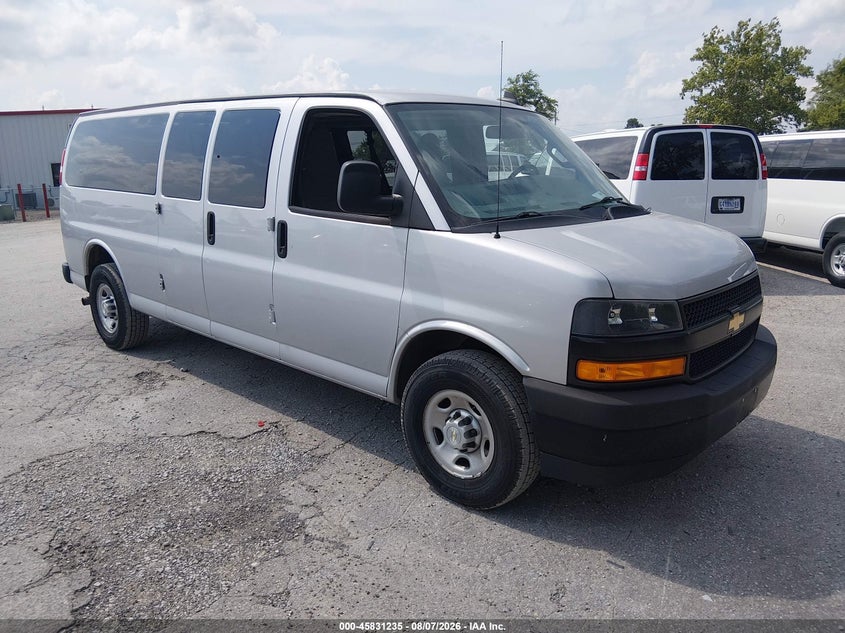 2020 Chevrolet Express 2500 VIN 1GAZGNFP4L1256332 — IAAI salvage auction photo