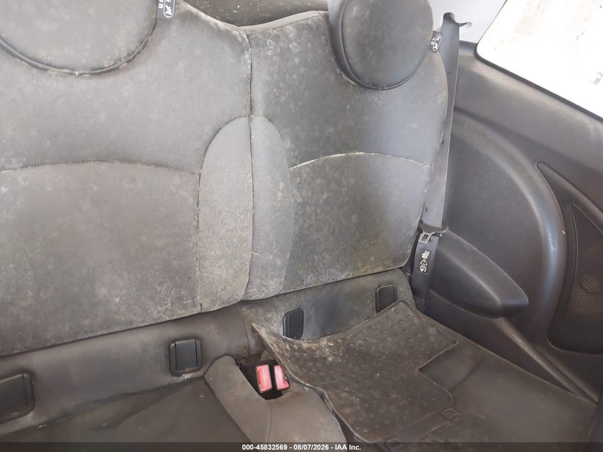 2010 Mini Cooper VIN WMWMF3C50ATZ22080 IAAI salvage auction — NORMAL WEAR, Clear (New York), sold $400 on 2026-08-12 (photo 8)