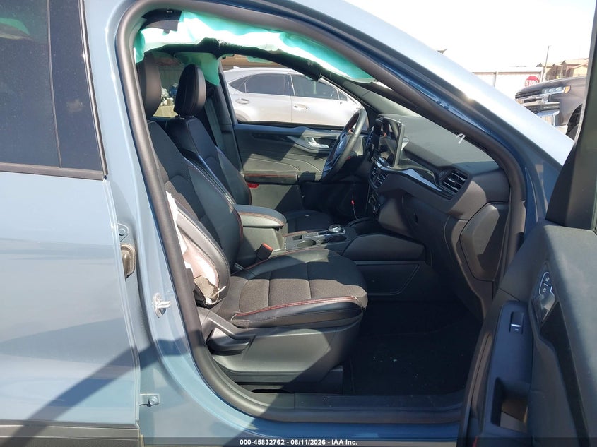2025 Ford Escape VIN 1FMCU9NA2SUA96194 IAAI salvage auction — SIDE, Original (Texas), sold $11,200 on 2026-10-07 (photo 5)