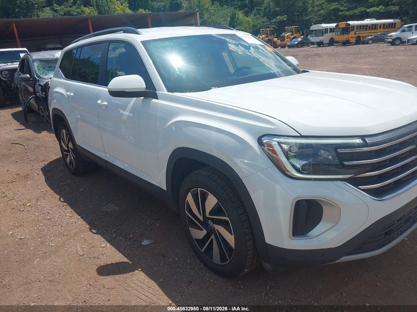 2025 Volkswagen Atlas VIN 1V2WR2CA7SC501421 — IAAI salvage auction photo