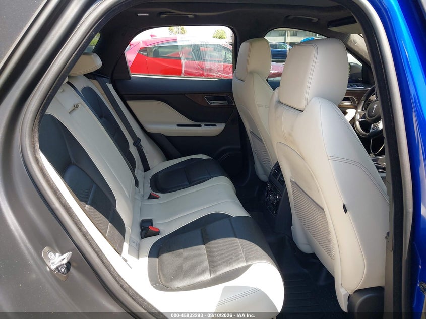 2018 Jaguar F-pace VIN SADCM2FV1JA284660 IAAI salvage auction — REAR END, Wait Title, sold $7,200 on 2026-09-08 (photo 8)