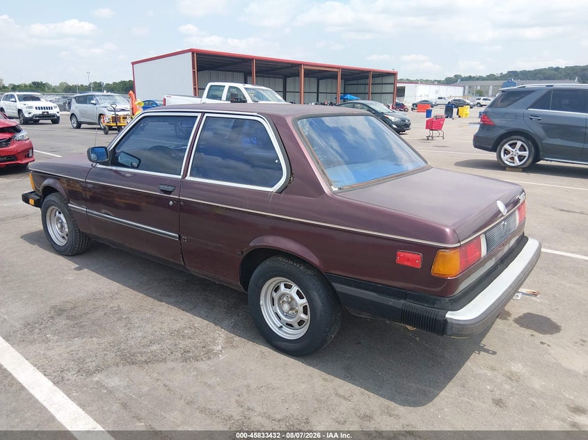 1983 BMW 3 series VIN WBAAG3303D9011800 IAAI salvage auction — UNKNOWN, Clear (Florida), sold $650 on 2026-08-18 (photo 3)