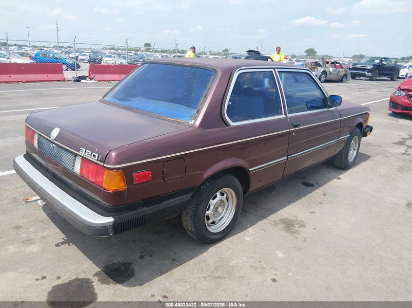 1983 BMW 3 series VIN WBAAG3303D9011800 IAAI salvage auction — UNKNOWN, Clear (Florida), sold $650 on 2026-08-18 (photo 4)