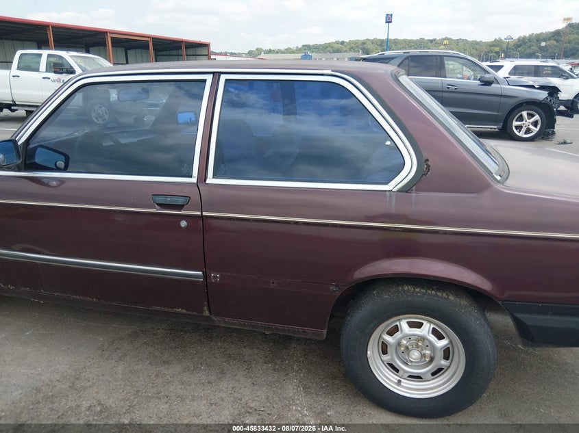 1983 BMW 3 series VIN WBAAG3303D9011800 IAAI salvage auction — UNKNOWN, Clear (Florida), sold $650 on 2026-08-18 (photo 6)