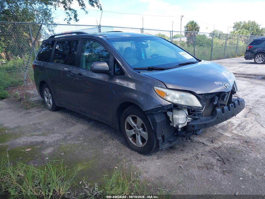 2015 Toyota Sienna VIN 5TDKK3DC8FS640052 IAAI salvage auction — FRONT END, Rebuildable (Florida), sold $2,875 on 2026-08-24 (photo 1)