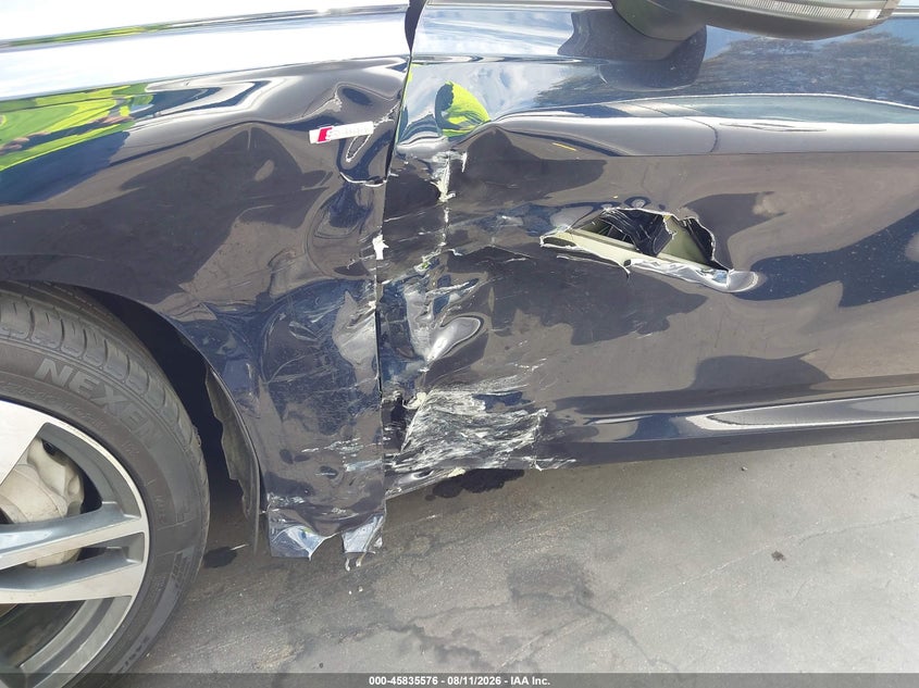 2019 Audi A6 VIN WAUK2AF22KN056784 IAAI salvage auction — SIDE, Salvage Title, sold $6,600 on 2026-08-21 (photo 6)
