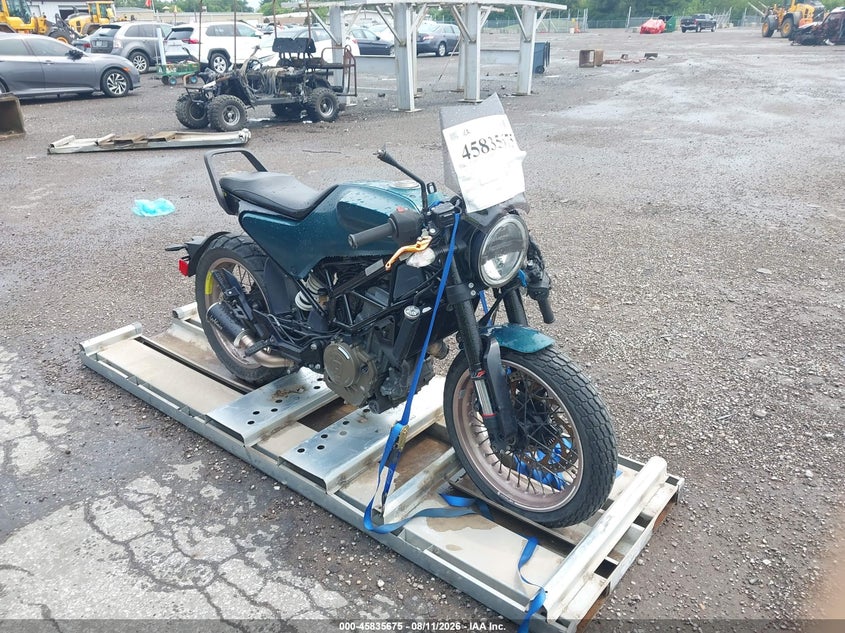 2019 Husqvarna Vitpilen VIN VBKUVJ401KM264356 IAAI salvage auction — FRONT END, Salvage (Ohio), sold $425 on 2026-09-09 (photo 1)