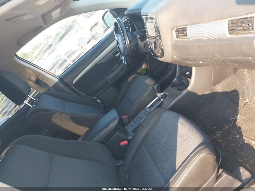 2016 Mitsubishi Outlander VIN JA4AD3A3XGZ001739 IAAI salvage auction — NORMAL WEAR, Salvage Title, sold $600 on 2026-08-23 (photo 5)