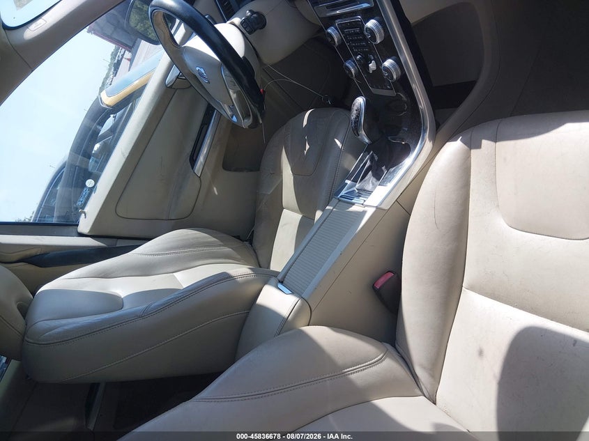 2015 Volvo Xc60 VIN YV440MDMXF2677332 IAAI salvage auction — NORMAL WEAR, Original (Texas), sold $1,150 on 2026-08-17 (photo 5)